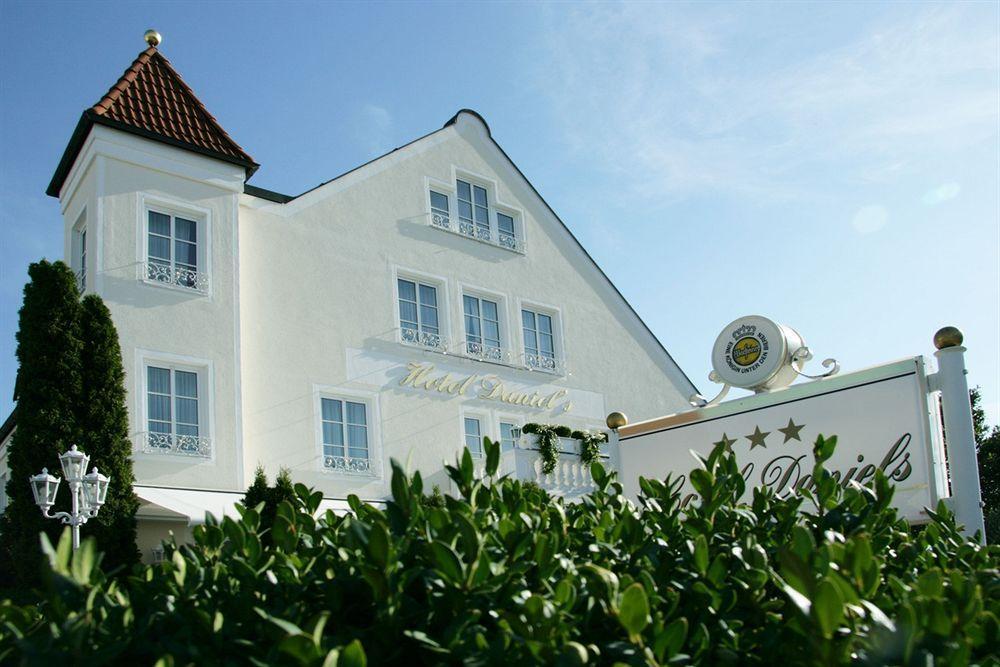 Hotel Daniels Hallbergmoos Buitenkant foto